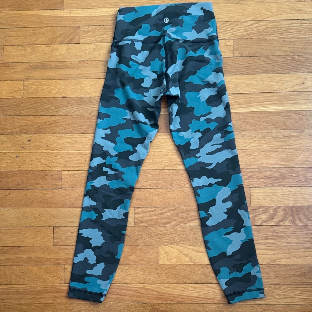 Lululemon Athletica Blue and Black Camouflage Leggings